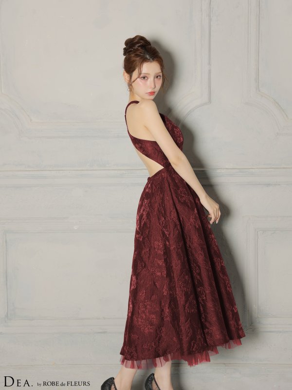 レッド　モデル：ももか　身長：156cm　着用サイズ：Sサイズ