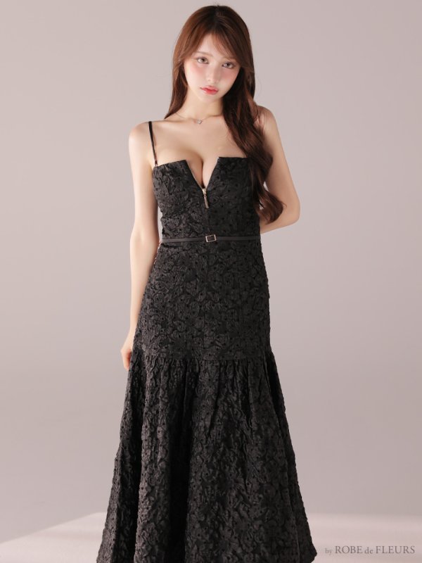 ブラック モデル：ももか　身長：156cm　着用サイズ：Sサイズ