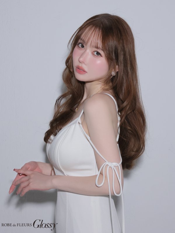 ホワイト　モデル：ゆめ　身長：160cm　着用サイズ：Sサイズ