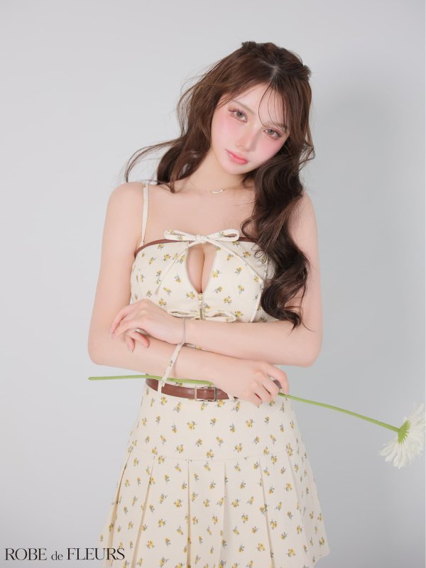 イエロー　モデル：ももか　身長：156cm　着用サイズ：Sサイズ