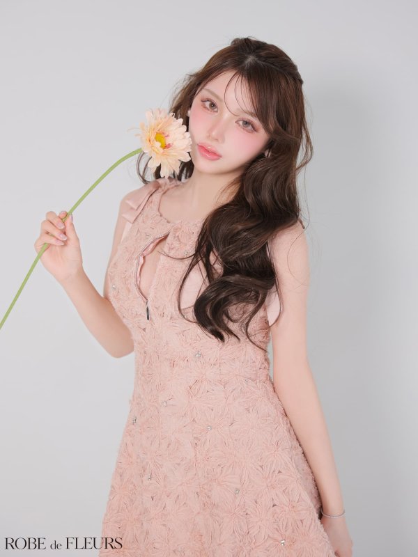 ピンク　モデル：ももか　身長：156cm　着用サイズ：Sサイズ