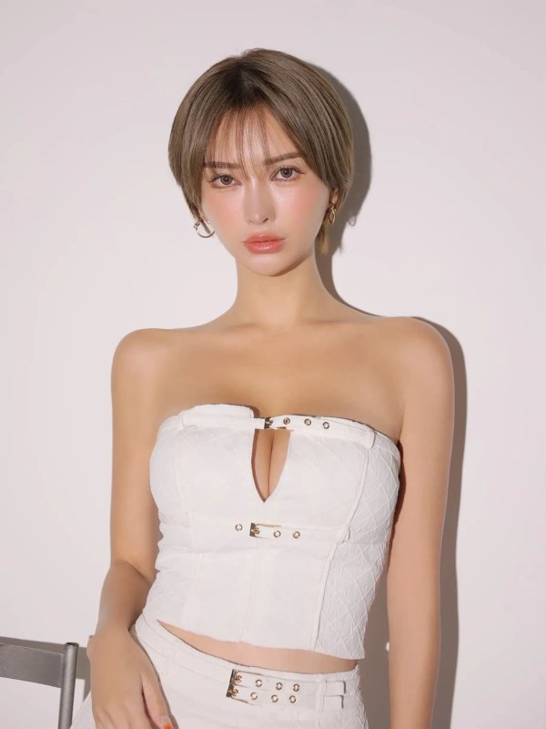 ホワイト　モデル：みゆ　身長：164cm　着用サイズ：Sサイズ