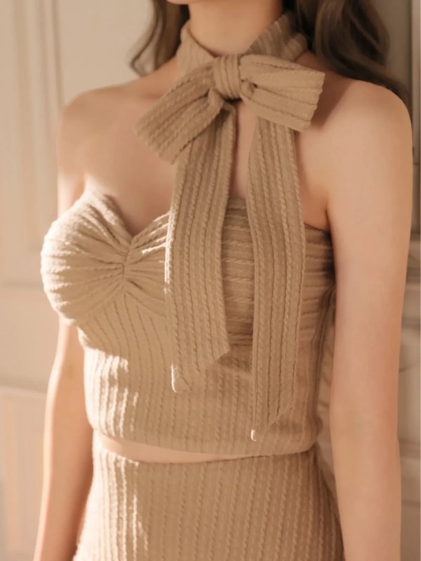 ベージュ　モデル：咲希　身長：164cm　着用サイズ：Sサイズ