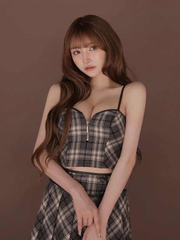 グレー　モデル：まみ　身長：161cm　着用サイズ：Sサイズ