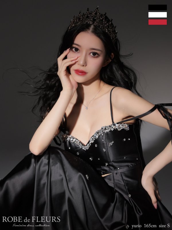 ブラック モデル：ゆりお　身長：165cm　着用サイズ：Sサイズ