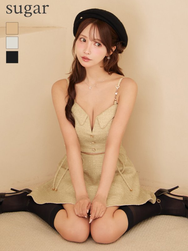 ベージュ　モデル：三上悠亜　身長：159cm　着用サイズ：Sサイズ