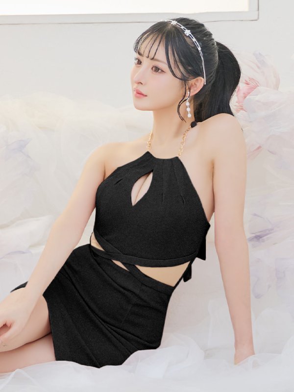 ブラック モデル:カルア 身長:156cm:Sサイズ