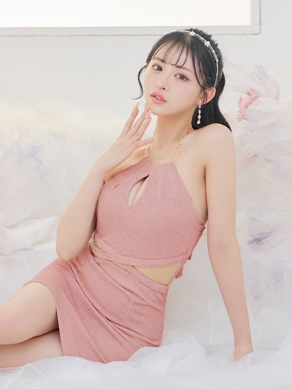 ピンクベージュ モデル:カルア 身長:156cm:Sサイズ