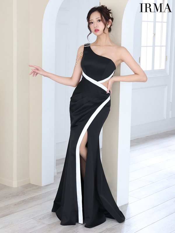 ブラック モデル:天乃えま 身長:155cm 着用サイズ:Mサイズ