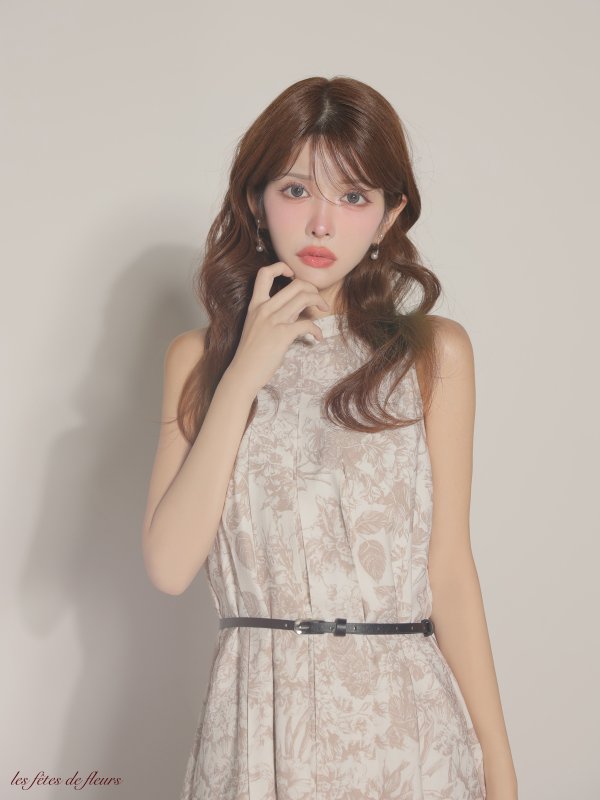 ベージュ モデル：まりん　身長：164cm　着用サイズ：Sサイズ