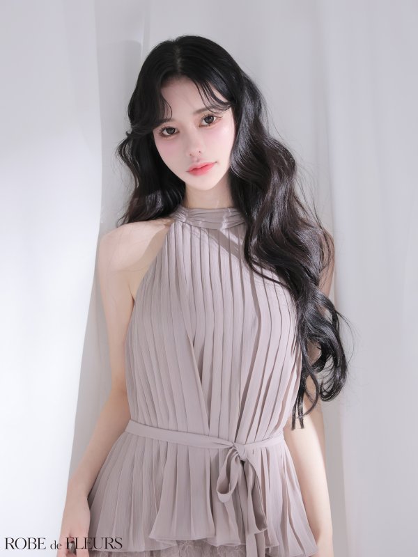 グレージュ　モデル：ゆりお　身長：165cm　着用サイズ：Sサイズ