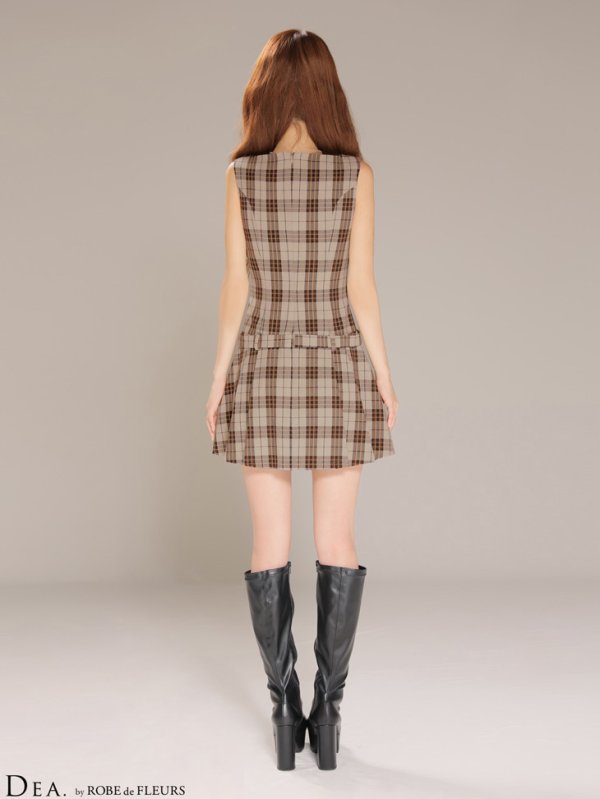 ベージュ　モデル：まりん　身長：164cm　着用サイズ：Sサイズ