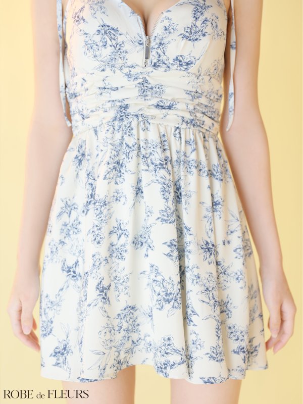 ネイビー モデル：まりん　身長：164cm　着用サイズ：Sサイズ