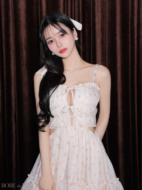 レッド　モデル：ゆりお　身長：165cm　着用サイズ：Sサイズ