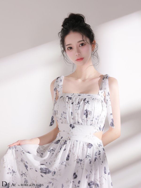 ブルー モデル：ゆりお　身長：165cm　着用サイズ：Sサイズ