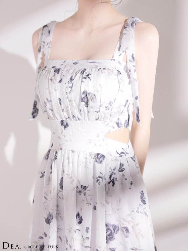 ブルー モデル：ゆりお　身長：165cm　着用サイズ：Sサイズ