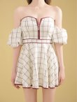 ホワイト モデル：咲希　身長：164cm　着用サイズ：Sサイズ