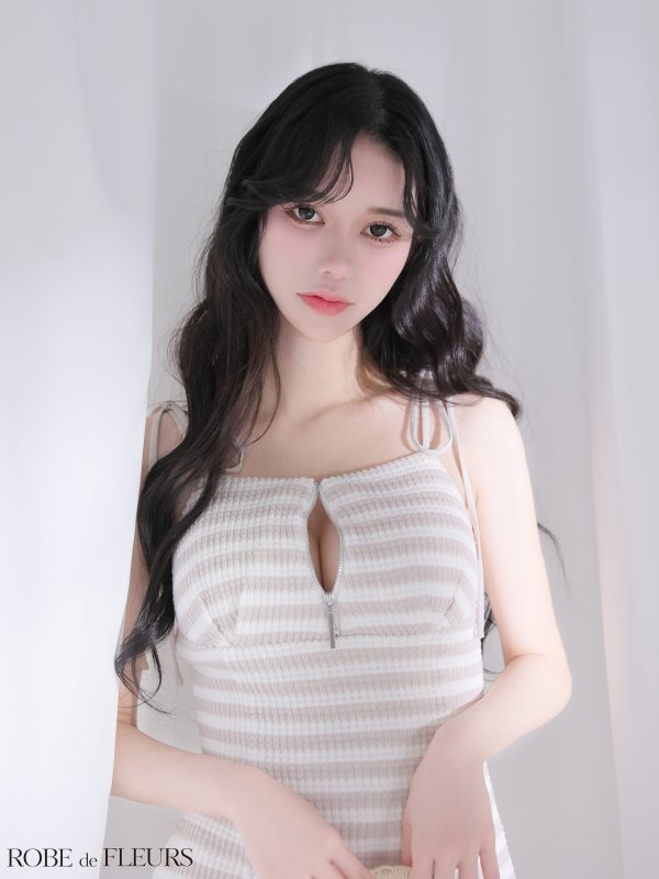 グレージュ　モデル：ゆりお　身長：165cm　着用サイズ：Sサイズ