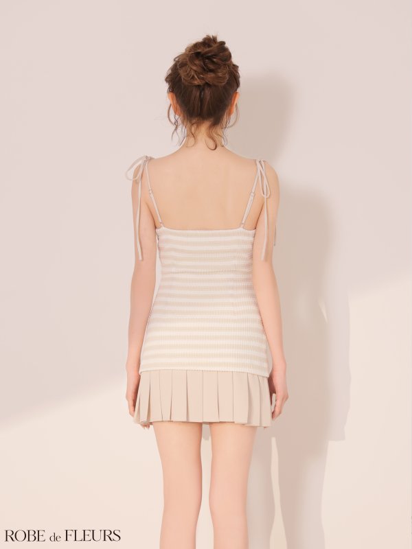 ベージュ　モデル：いおり　身長：164cm　着用サイズ：Sサイズ