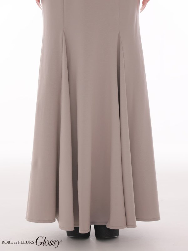 グレージュ　モデル：しおん　身長：158cm　着用サイズ：Sサイズ