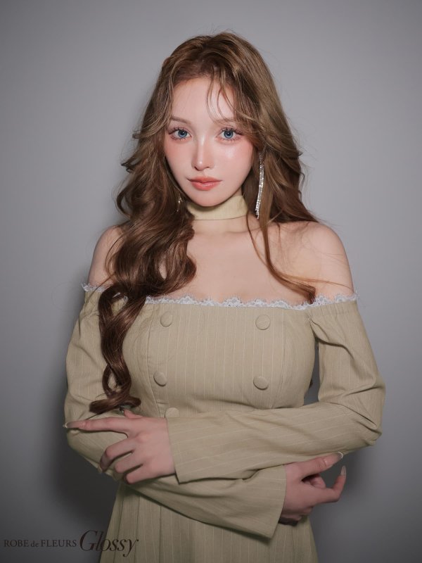 ベージュ　モデル：しおん　身長：158cm　着用サイズ：Sサイズ