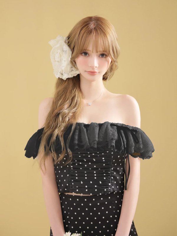 ブラック モデル：咲希　身長：164cm　着用サイズ：Sサイズ