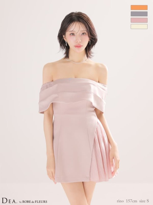 ピンクベージュ　モデル：りの　身長：157cm　着用サイズ：Sサイズ