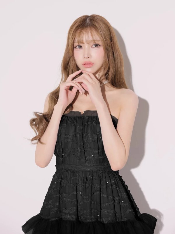 ブラック　モデル：るり　身長：165cm　着用サイズ：Sサイズ