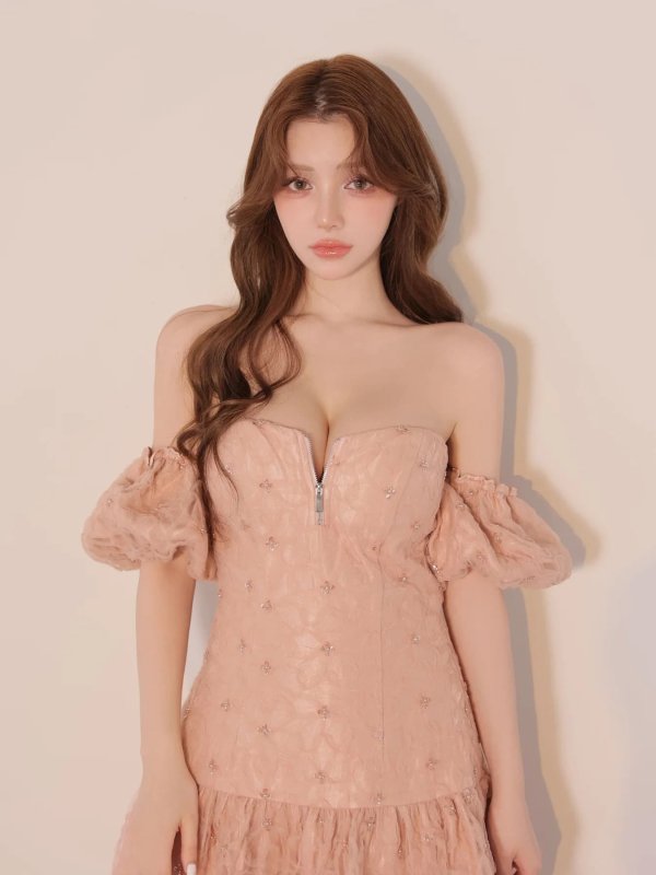 ピンク　モデル：ももか　身長：156cm　着用サイズ：Sサイズ