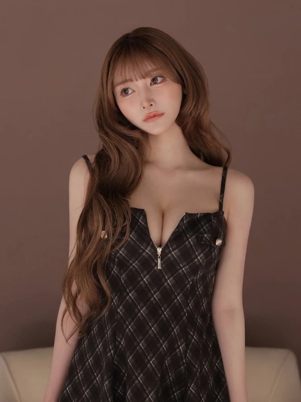 ブラウン　モデル：まみ　身長：161cm　着用サイズ：Sサイズ