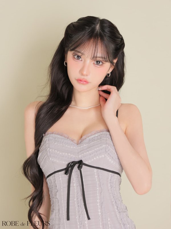 グレー　モデル：みみ　身長：162cm　着用サイズ：Sサイズ