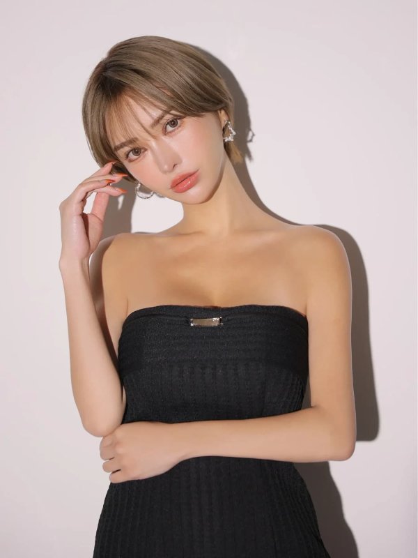 ブラック　モデル：みゆ　身長：164cm　着用サイズ：Sサイズ