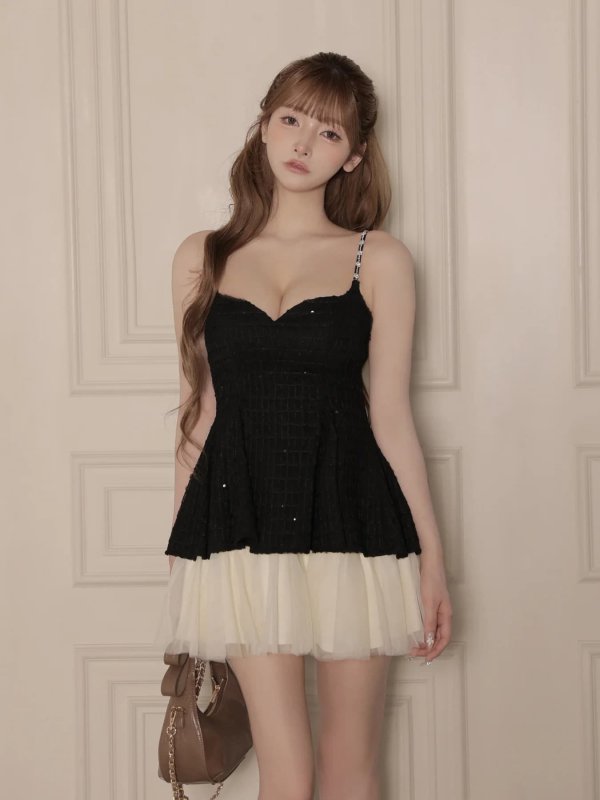 ブラックxアイボリー　モデル：まみ　身長：161cm　着用サイズ：Sサイズ