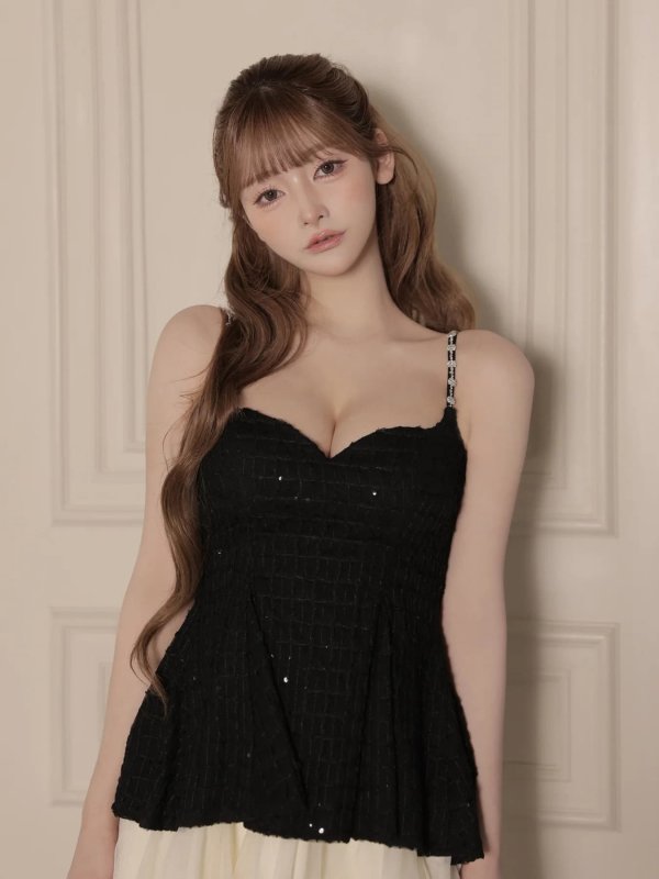 ブラックxアイボリー　モデル：まみ　身長：161cm　着用サイズ：Sサイズ