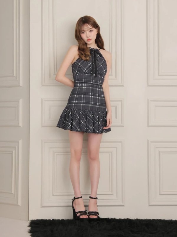 ブラック　モデル：いおり　身長：161cm　着用サイズ：Sサイズ