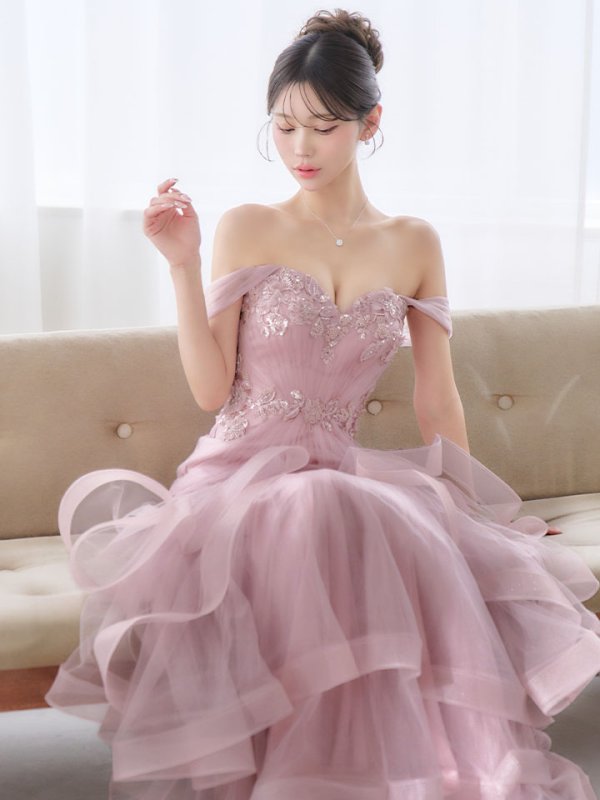 ピンクベージュ　モデル：るりぴ　身長：165cm　着用サイズ：Sサイズ