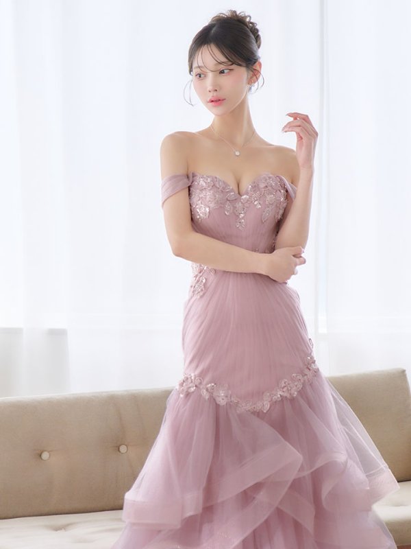 ピンクベージュ　モデル：るりぴ　身長：165cm　着用サイズ：Sサイズ