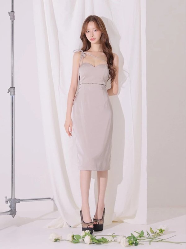 グレージュ　モデル：かりん　身長：165cm　着用サイズ：Sサイズ