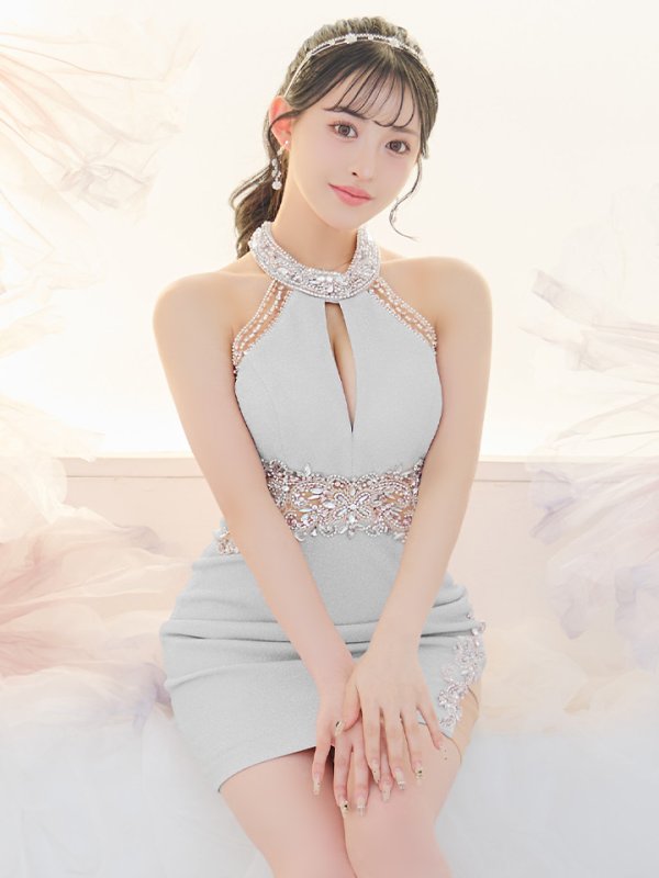 シルバー モデル:カルア 身長:156cm 着用サイズ:Sサイズ