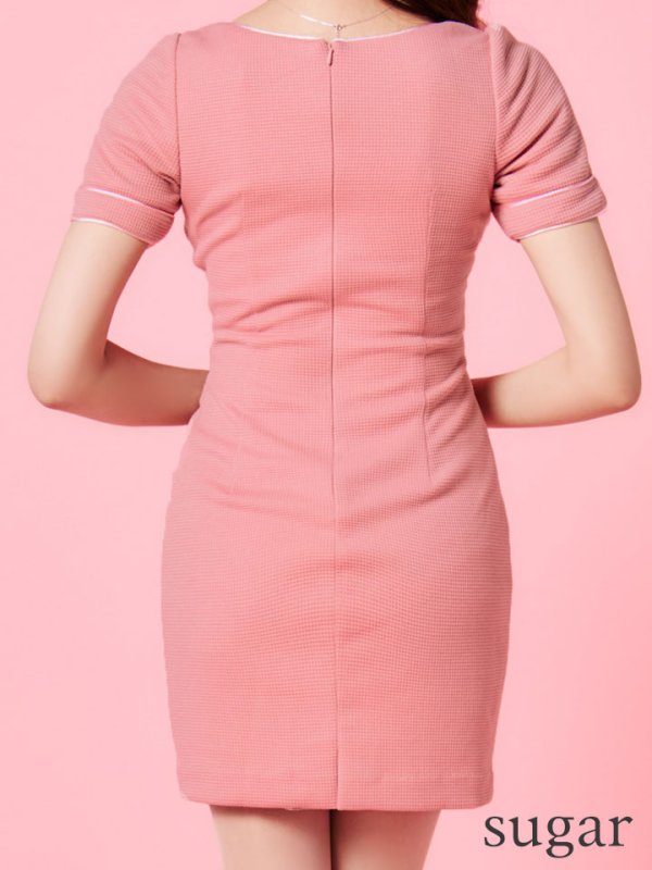 ピンク モデル:明日花キララ 身長:162cm 着用サイズ:Sサイズ