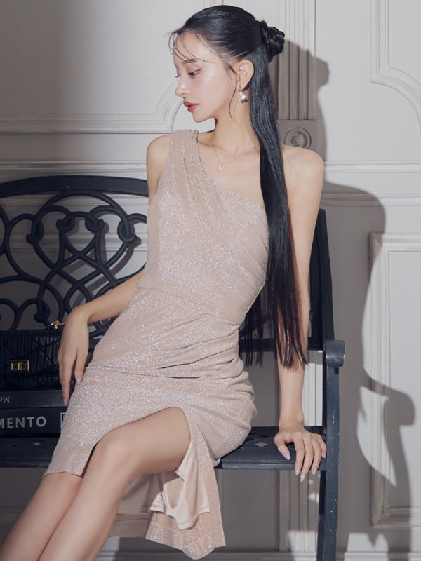 シャンパンローズ モデル:まおちゃる 身長:158cm:Sサイズ