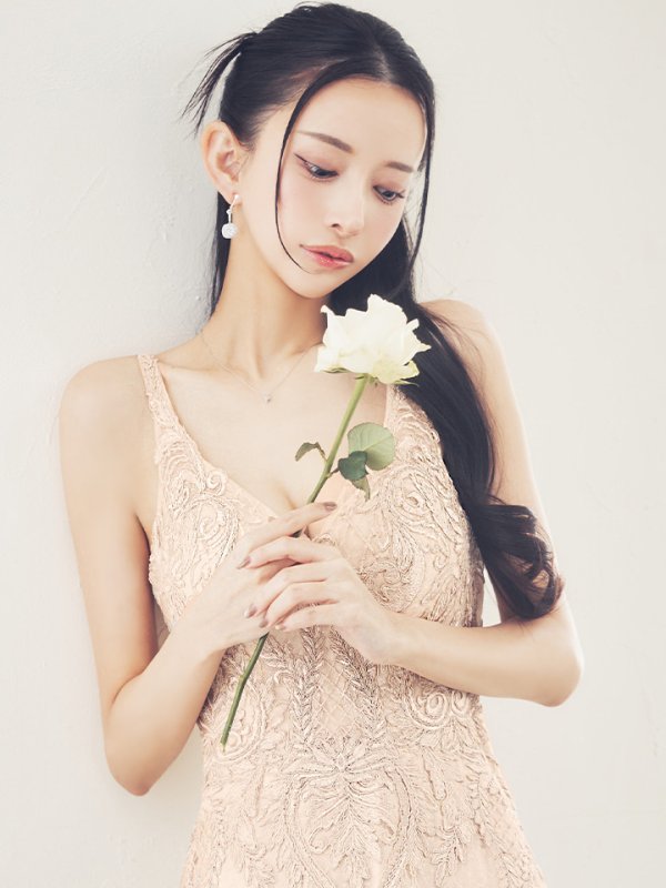 シャンパン モデル：まおちゃる　身長：158cm:Mサイズ