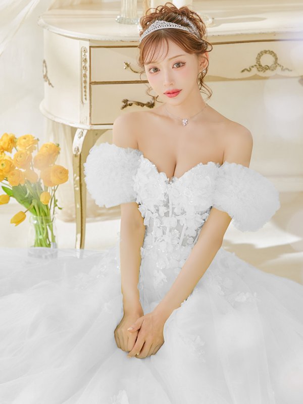 ホワイト モデル:明日花キララ 身長:162cm:Sサイズ