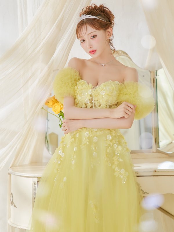 イエロー モデル:明日花キララ 身長:162cm:Sサイズ