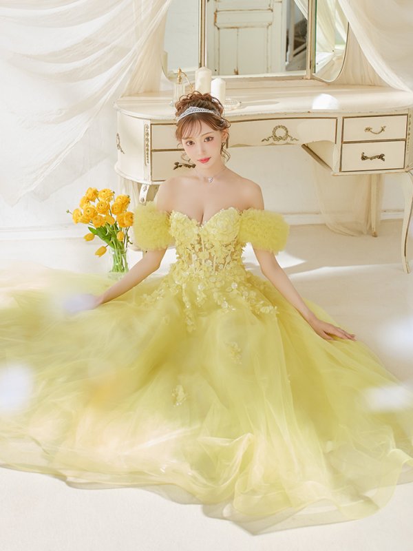 イエロー モデル:明日花キララ 身長:162cm:Sサイズ