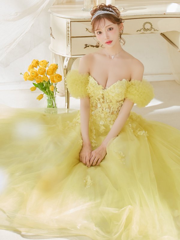 イエロー モデル:明日花キララ 身長:162cm:Sサイズ