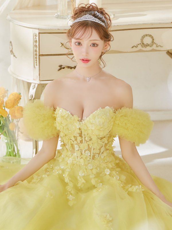 イエロー モデル:明日花キララ 身長:162cm:Sサイズ