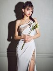 ホワイト　モデル：まおちゃる　身長：158cm　着用サイズ：Mサイズ