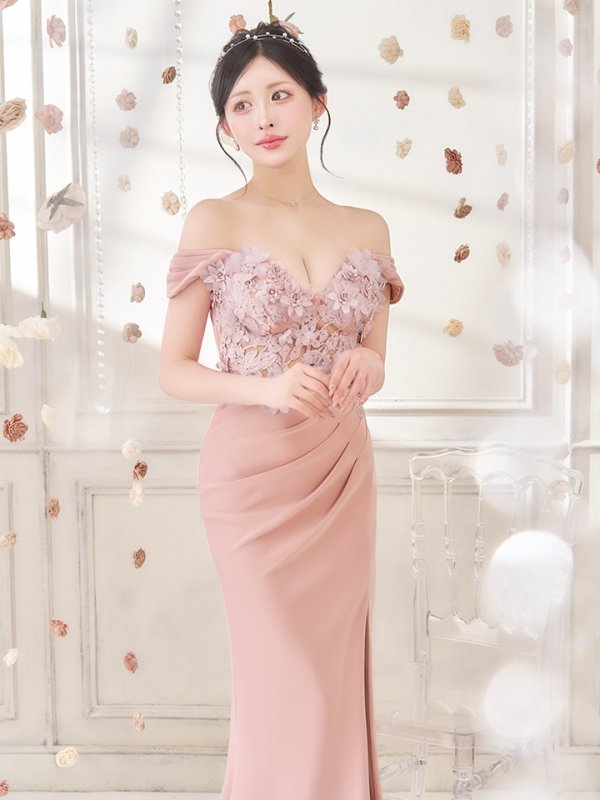 ピンク モデル：カルア　身長：156cm　着用サイズ：Sサイズ