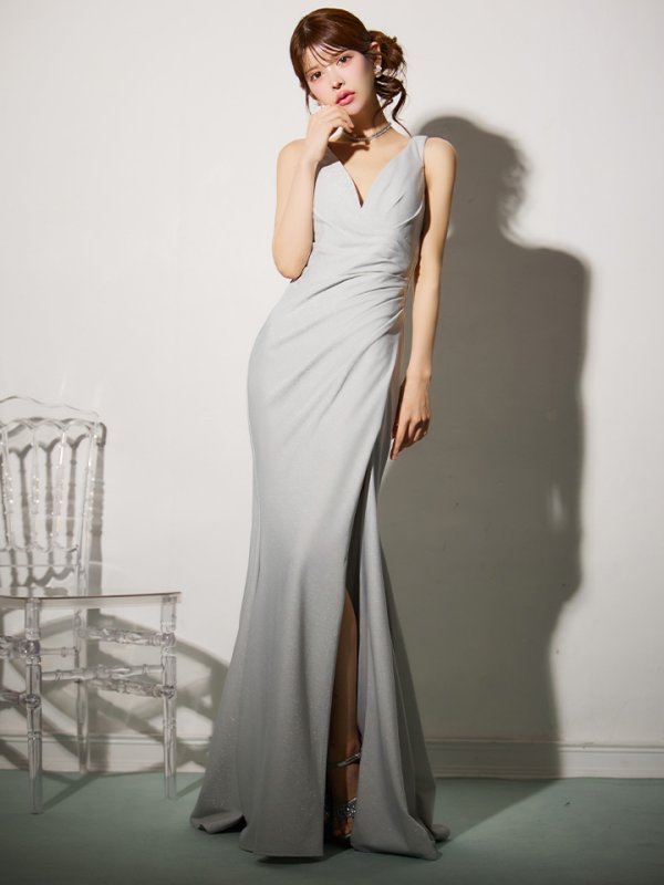 シルバー モデル:まりん 身長:164cm 着用サイズ:Sサイズ